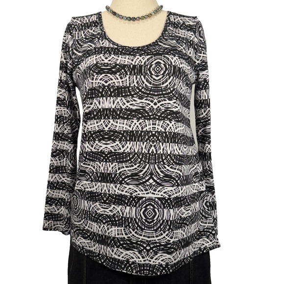 LuLaRoe Tops - Celestial Print Tunic Blouse Black White Women's Medium Whimsigoth Soft Grunge